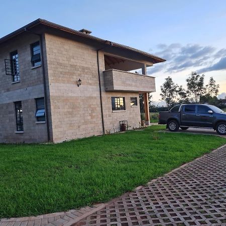 The Landing Nanyuki Cottages Экстерьер фото